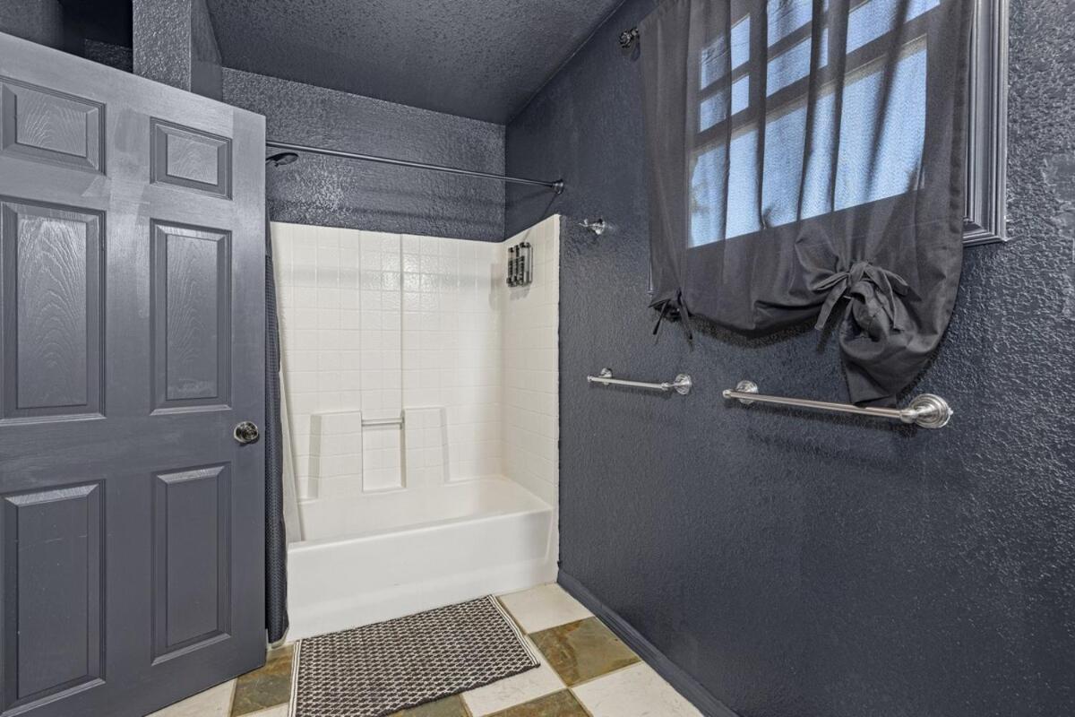 Homestay Cozy Queen Walk To Downtown & Balboa Park *