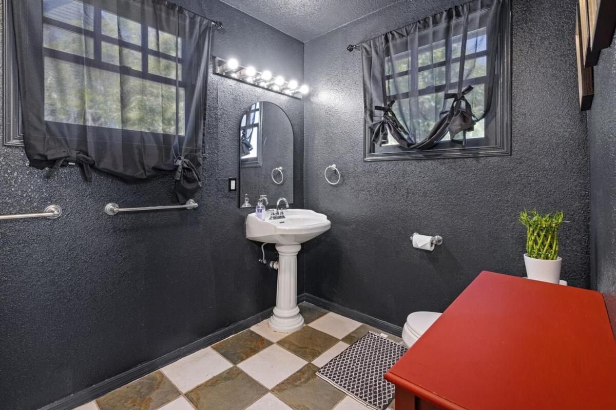 Cozy Queen Walk To Downtown & Balboa Park *